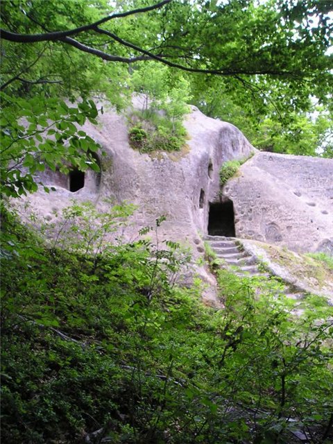 монастир розгірче
